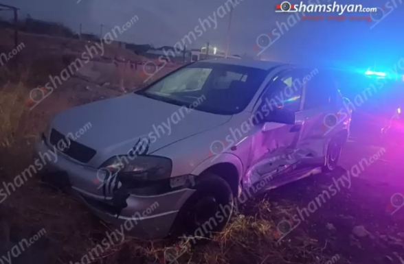 Արարատում «Opel»-ը hարվածել է շանը, մեկ այլ «Opel» բախվել է կայանված ավտոմեքենային, վերջինն էլ վրшերթի է ենթարկել վարորդին